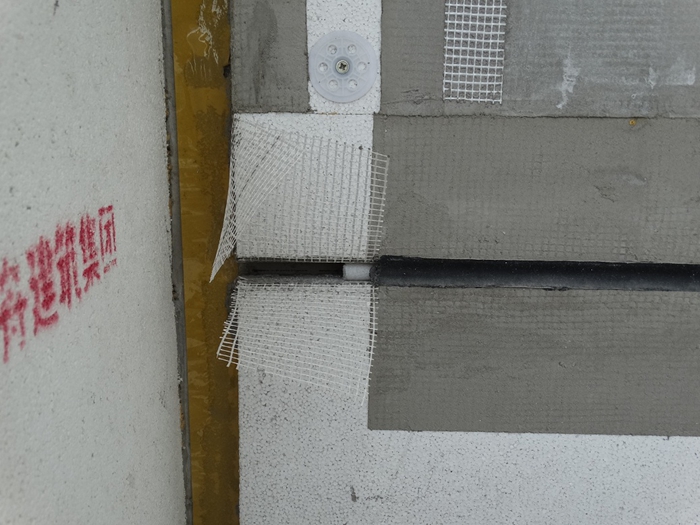 施工中的匀质改性防火保温板